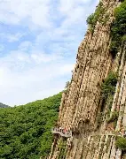 包含嵩山金雕队对阵云贵雷霆队，冰球巡回赛爆冷，门将神扑救主——更衣室氛围正向的词条