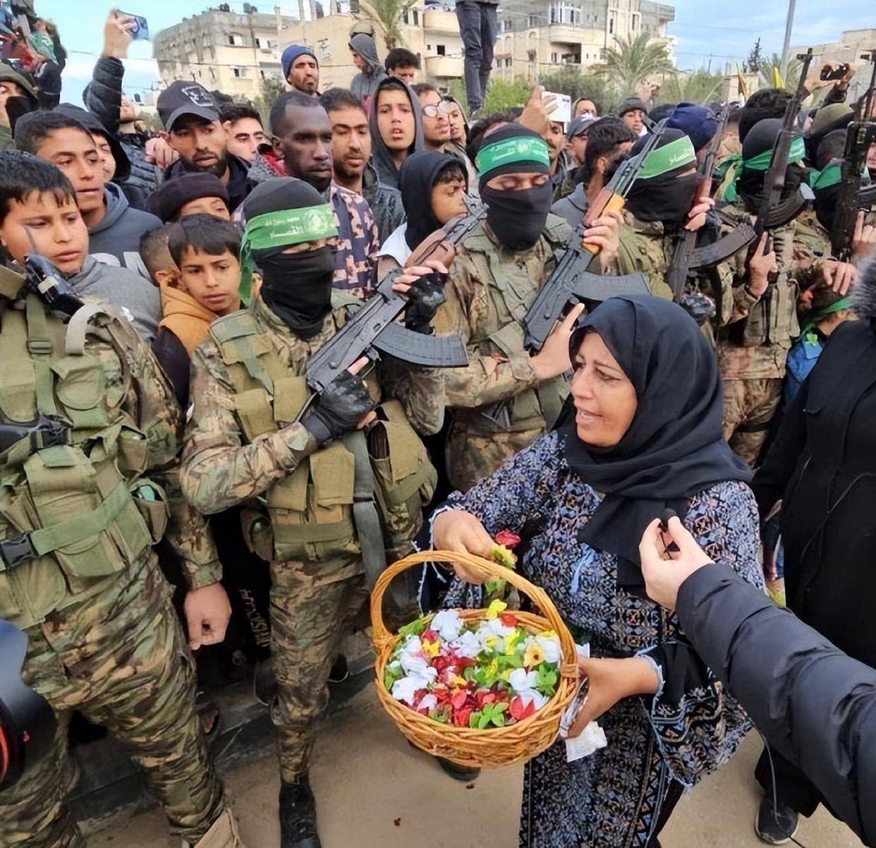 包含最后时刻胜出引爆全场！，巴特勒意外战胜塞尔维亚队观众掌声雷动的词条