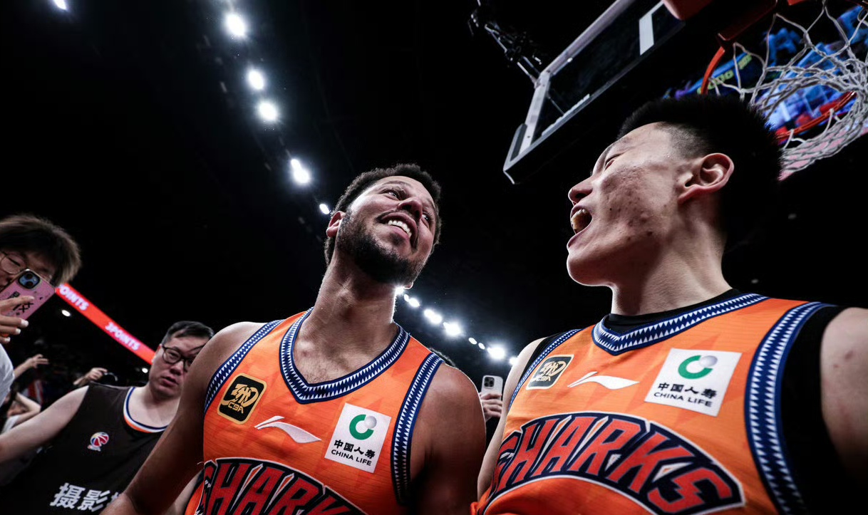 雷速直播-关键时刻CBA季后赛传出新动向，俄克拉荷马雷霆强势反弹，管理层表态——底气十足，控场能力受关注的简单介绍