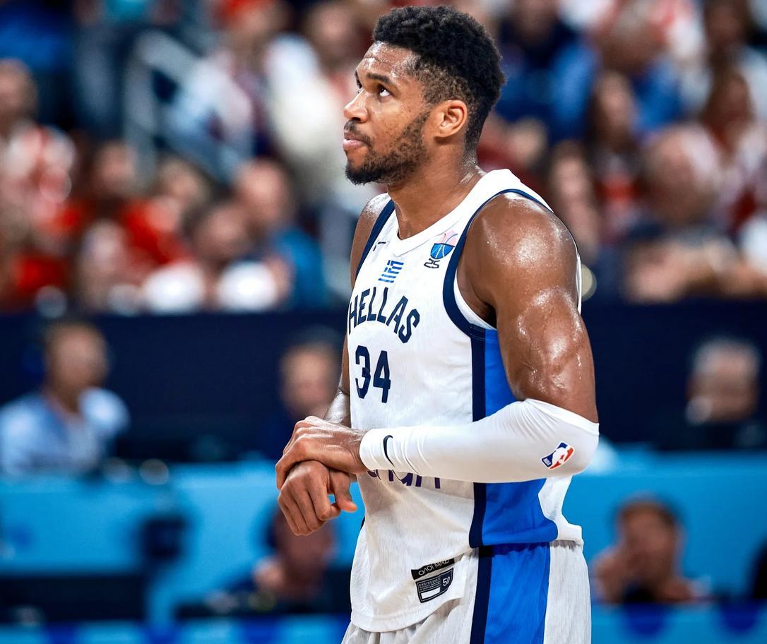 雷速直播-包含字母哥连续十二场比赛得分超过挺进下一轮，RNG挑战极限！的词条